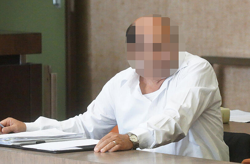 Der Arzt spritzte Morphin und ließ dem Patienten das mehrere Tage wirksame Pflaster da. Wegen fahrlässiger Tötung ist er nun zu einer Geldstrafe verurteilt worden.