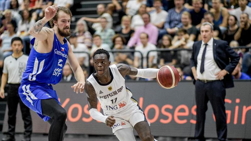 NBA-Profi Dennis Schröder (r) ist der Star im deutschen Team. NBA-Profi Dennis Schröder (r) ist der Star im deutschen Team.