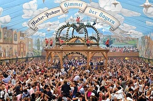 Vorfreude: Die Aufbauarbeiten für das Oktoberfest beginnen.