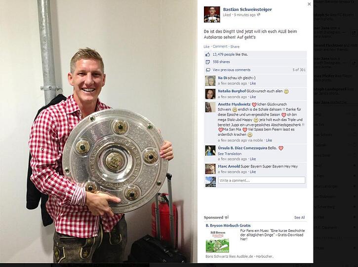 Bastian Schweinsteiger wendet sich an seine Facebook-Fans: "Da ist das Ding!!! Und jetzt will ich euch ALLE beim Autokorso sehen! Auf geht's