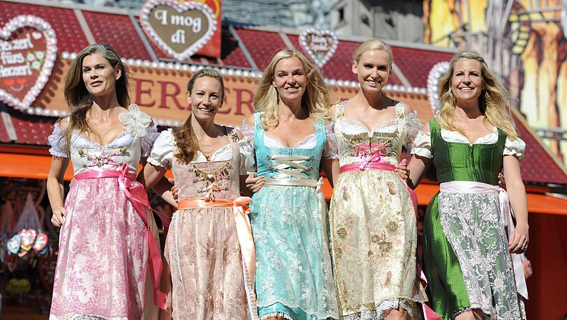 Es muss nicht immer ein Dirndl sein. Schick sind sie aber schon, wie hier beim Shooting von MünchenDirndl im letzten Jahr. (Archivbild) Es muss nicht immer ein Dirndl sein. Schick sind sie aber schon, wie hier beim Shooting von MünchenDirndl im letzten Jahr. (Archivbild)