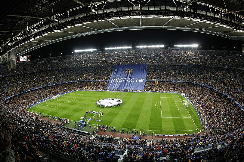 Platz 3 - Camp Nou in Barcelona: Das Stadion ist mit bisher 99.354 Plätzen das größte Fußballstadion Europas. Im Mai 2017 soll der Ausbau beginnen. Spätestens ab der Saison 2021/2022 sollen dann 105.000 Zuschauer Platz haben.