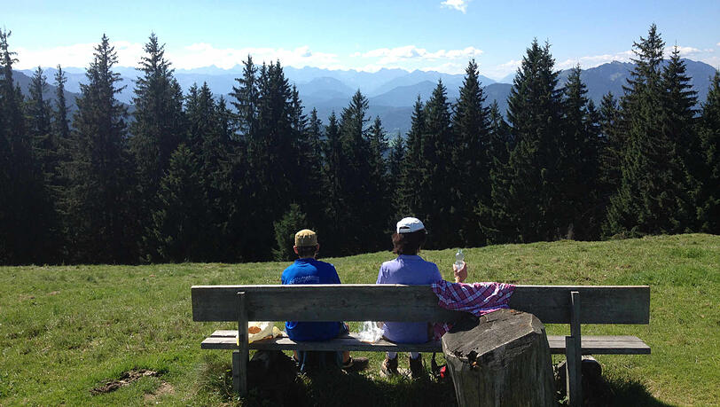 Bergpanorama in der Nähe von Bad Tölz. Der MVV soll bald auch weiter entfernte Ziele ansteuern.