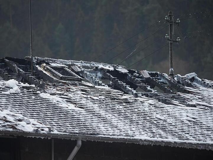 Ausgebranntes Dachgeschoss: Beim dem Brand sind fünf Personen ums Leben gekommen.