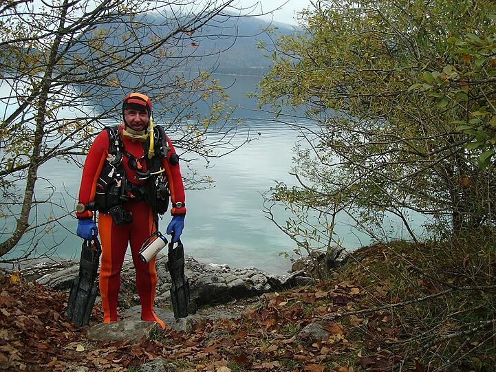 Taucher Dieter Schaffner (55) - hier an einem heimischen Gewässer.