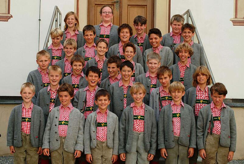 Die Tölzer Buben singen im Wirtshaus Fraunhofer.