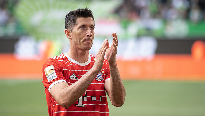 Ein letzter Applaus und eine Entschuldigung für die Bayern-Fans: Robert Lewandowski.