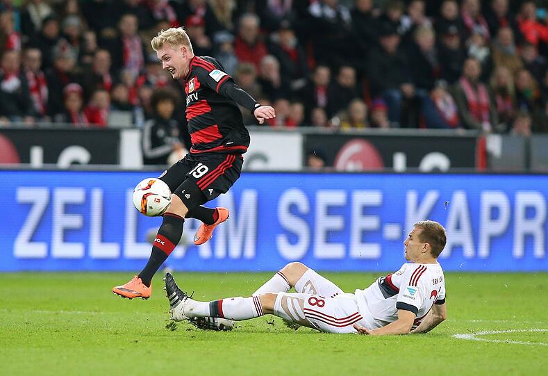 HOLGER BADSTUBER NOTE 3: Der Herr der Kopfbälle. Solist im Kader als einzig gelernter Innenverteidiger, sollte vor allem in die Kopfballduelle gehen. Kurzer Aussetzer, den Neuer ausbügelte (60.). Ansonsten sicher und souverän.