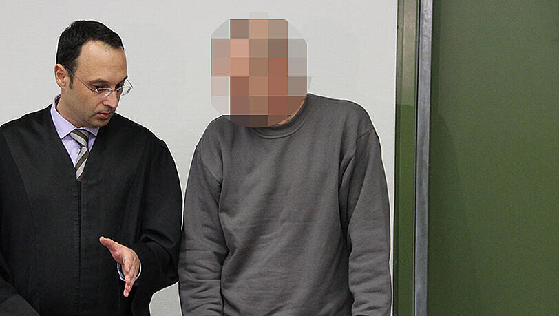 Der Entführer und sein Anwalt Adam Ahmed. Der Entführer und sein Anwalt Adam Ahmed.