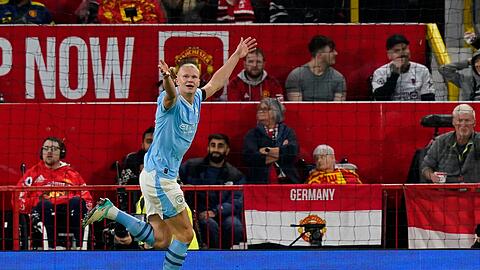 City-Stürmer Erling Haaland traf im Manchester-Derby doppelt und legte das dritte Tor auf.