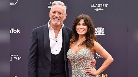 Natalia Avelon und Otto Steiner haben unter widrigen Umst&auml;nden geheiratet - und hatten trotzdem Spa&szlig;.