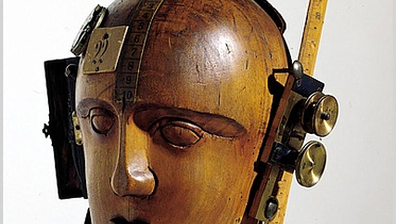 „Mechanischer Kopf“ von Raoul Hausmann. „Mechanischer Kopf“ von Raoul Hausmann.