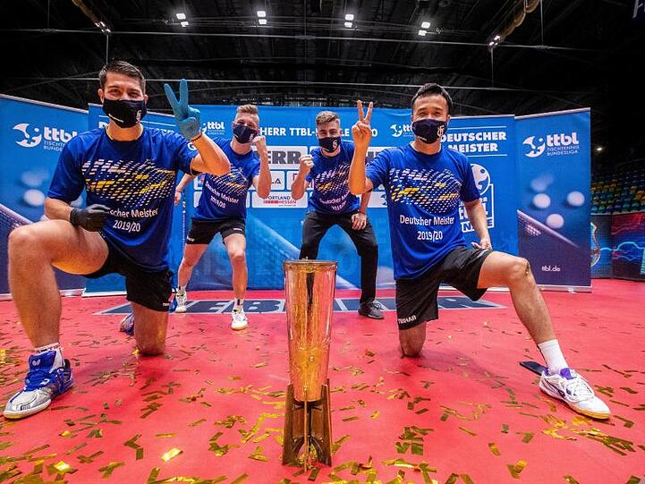 Der 1. FC Saarbrücken gewann zum ersten Mal den deutschen Meistertitel im Tischtennis.