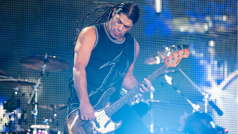 Basssist Robert Trujillo in Aktion.