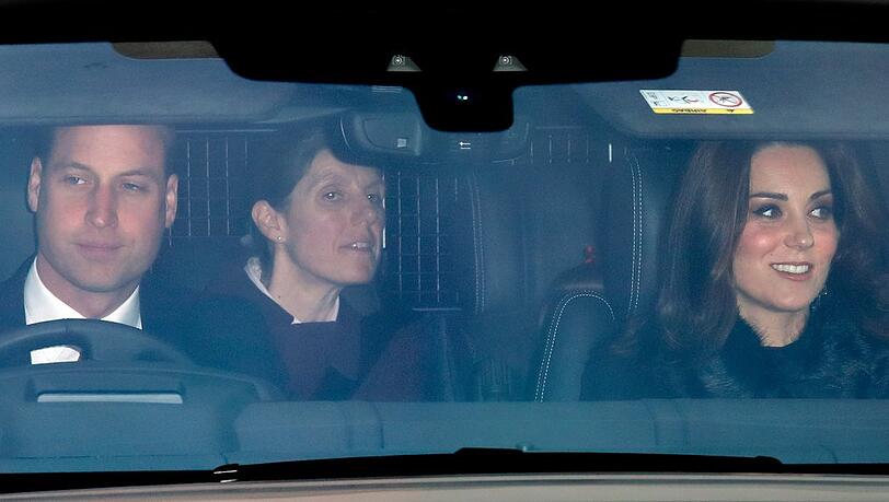 Prinz William mit seiner Gattin Herzogin Kate (r.) und Kindermädchen Maria Borrallo.