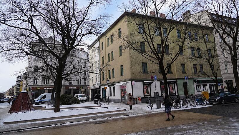 Das Eckhaus an der Occamstraße 1 umweht eine geisterhafte Aura. Das Eckhaus an der Occamstraße 1 umweht eine geisterhafte Aura.