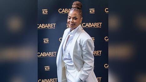 Für das "Cabaret"-Jubiläum in London wählte Janet Jackson eine weiße Kombination.