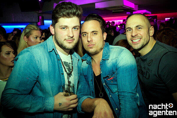 Die besten Party-Bilder vom Samstag. Hier aus dem Crown's Club.