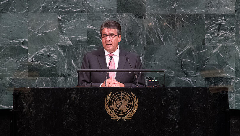 Außenminister Sigmar Gabriel spricht während der 72. UN-Vollversammlung in New York. Außenminister Sigmar Gabriel spricht während der 72. UN-Vollversammlung in New York.