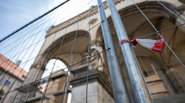 Die Feldherrnhalle ist mit einem Bauzaun abgesperrt. Die Feldherrnhalle ist mit einem Bauzaun abgesperrt.