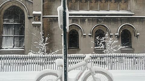 Im New York wurden zum Teil &uuml;ber 38 Zentimeter Neuschnee gemessen.