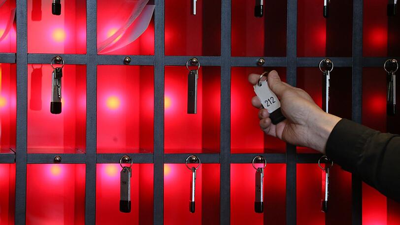 Das Amtsgericht München hat eine dreiste Zechprellerin zu zwei Jahren Haft verurteilt.