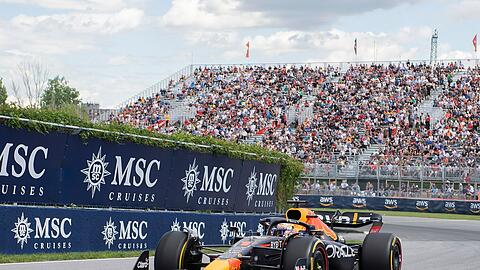 Der Niederländer Max Verstappen dreht beim 1. Freien Training in Montreal im Red-Bull-Boliden seine Runden.