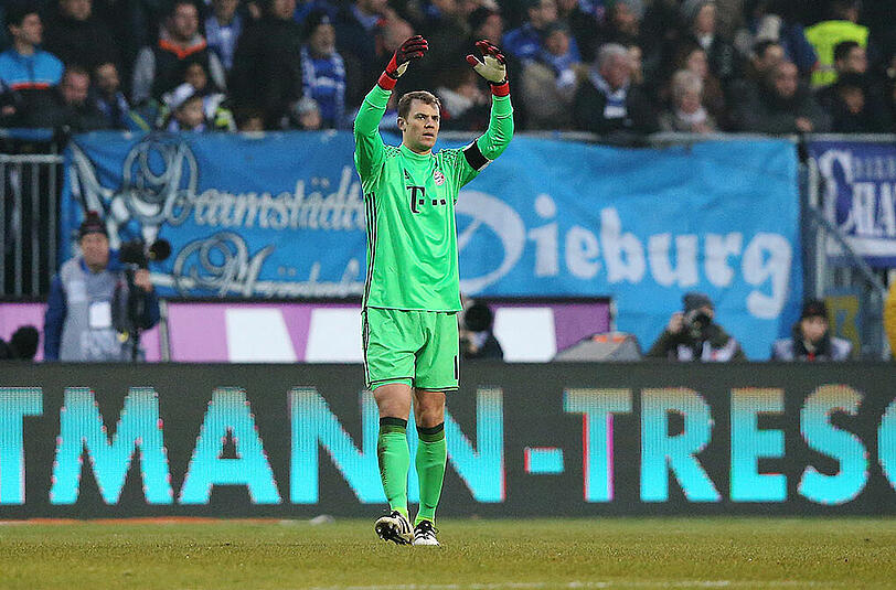 MANUEL NEUER: NOTE 3 - Gegen Leipzig dürfte er mehr auf seinen Kasten bekommen. Packte bei Gondorfs Freistoß gut zu, rettete auch den zweiten Ball. Auf den Punkt zur Stelle.