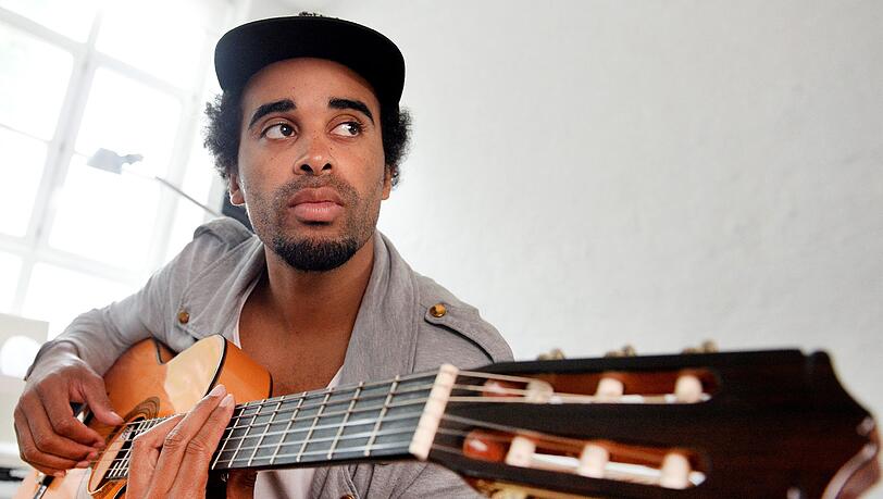 "Pausenfüller" beim Spiel der Bayern-Basketballer gegen Ludwigsburg: Reggae-Sänger Patrice. "In so einer Halle Musik zu machen, ist immer etwas Besonderes." "Pausenfüller" beim Spiel der Bayern-Basketballer gegen Ludwigsburg: Reggae-Sänger Patrice. "In so einer Halle Musik zu machen, ist immer etwas Besonderes."