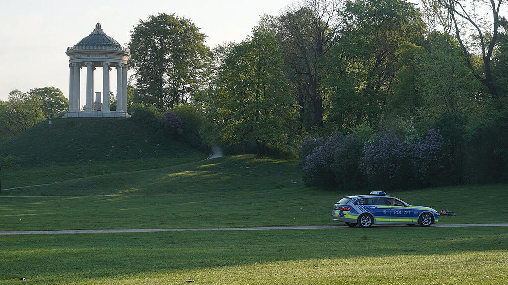 Englischer Garten in München Unbekannte beschmieren