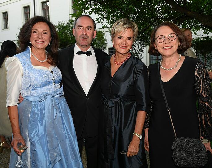 Uschi Dämmrich von Luttitz, Hubert Aiwanger, Gloria Fürstin von Thurn und Taxis und Gertrud Maltz-Schwarzfischer