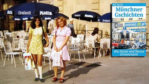 Gisela Welzenbach 1974 am Odeonsplatz vor dem "Annast" &ndash; das frühere (und spätere) "Tambosi".