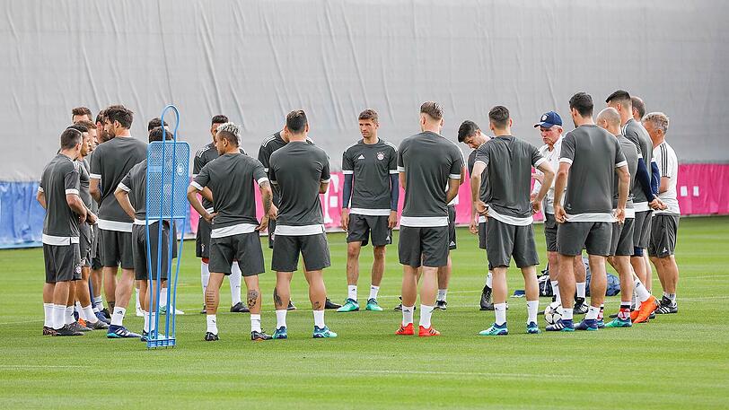 Die Bayern beim Abschlusstraining am Dienstag vor dem Kracher gegen Real Madrid. Klicken Sie sich durch die Bilder.