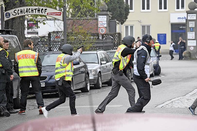 Die Polizei probt in dieser Woche im Schlachthofviertel den Ernstfall - klicken Sie sich durch!