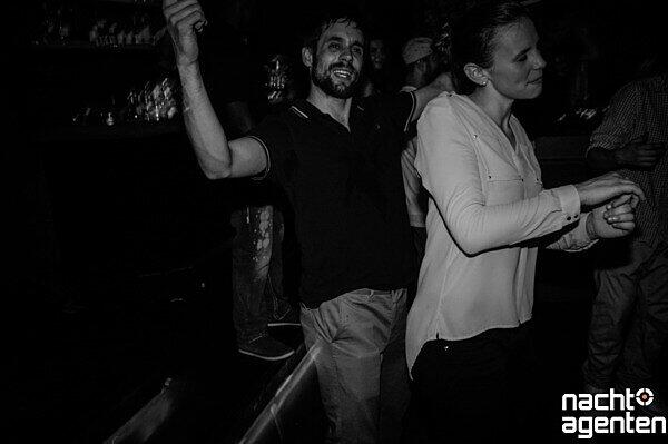 "Worst Behaviour" war das Motto am Samstag im "Crux". Mehr Bilder unter: Tracht und Club - das passt zusammen! Am Dienstag wurde beim "Heimatabend" im "8below" gefeiert. Mehr Bilder unter: www.nachtagenten.de