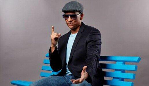 Xavier Naidoo, der zuletzt drei Staffeln von "Sing meinen Song" auf VOX präsentierte, wird 2017 beim Pay-TV-Sender Sky eine neue Musikshow moderieren.