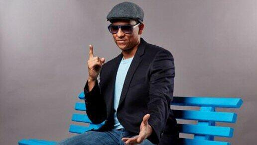 Xavier Naidoo, der zuletzt drei Staffeln von "Sing meinen Song" auf VOX präsentierte, wird 2017 beim Pay-TV-Sender Sky eine neue Musikshow moderieren.