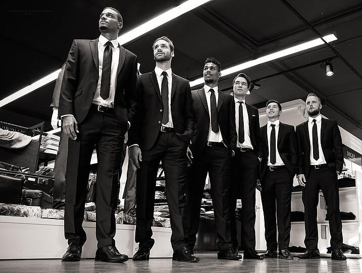 Martin Angha, Gary Kagelmacher, Rubin Okotie, Tobias Ragutt (Store Manager des DIGEL Fabrikverkauf Martinsried), Maximilian Wittek und Daniel Adlung.
