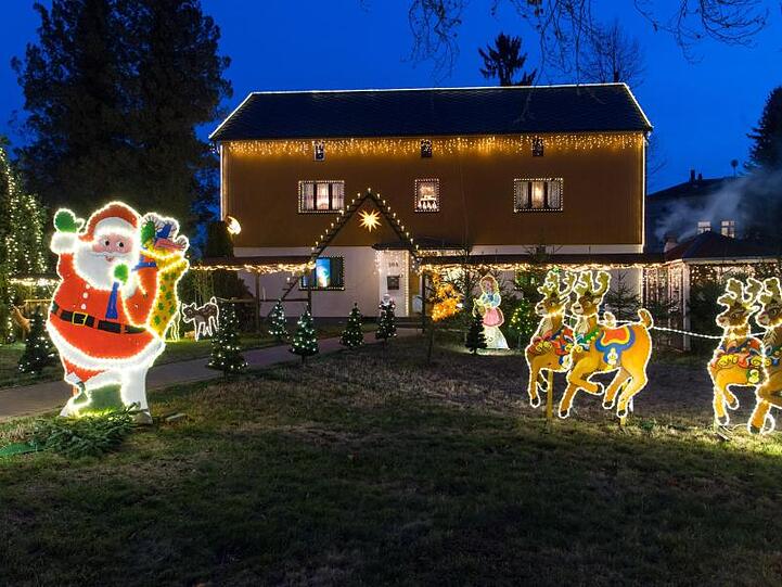 Der Weihnachtsmann ist mit seinen Rentieren bei Familie Browatzke gelandet.