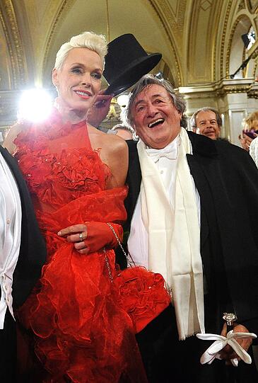 Seitdem zeigte sich die Dänin häufig in der Öffentlichkeit. Sie wurde von Richard Lugner zum Opernball eingeladen und schrieb ihre eigene Biografie &bdquo;Im Leben wird dir nichts geschenkt&ldquo;.