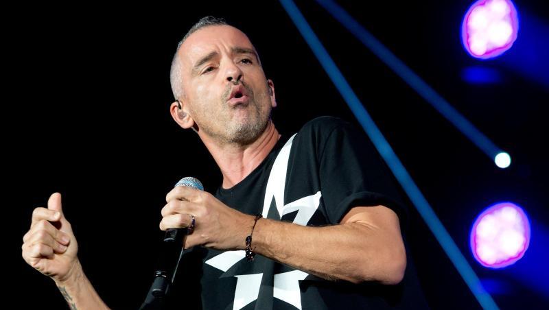 Eros Ramazzotti steht auf der Bühne. Foto: Sven Hoppe/Archiv Eros Ramazzotti steht auf der Bühne. Foto: Sven Hoppe/Archiv