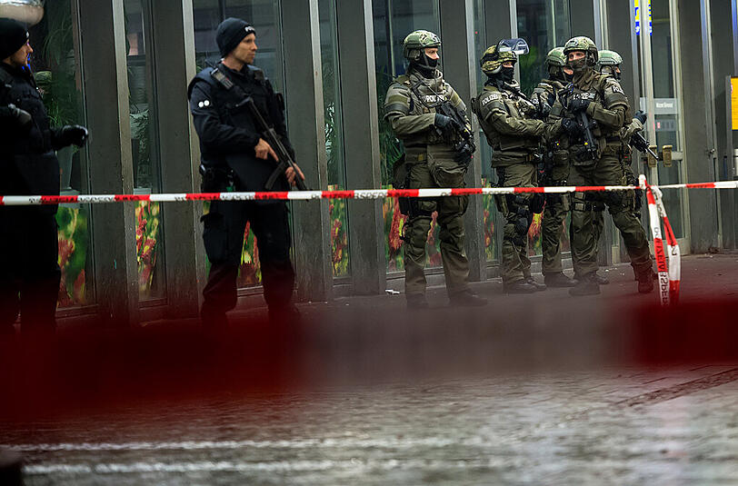Aufgrund der Terror-Warnung wurde der Hauptbahnhof evakuiert und abgeriegelt.