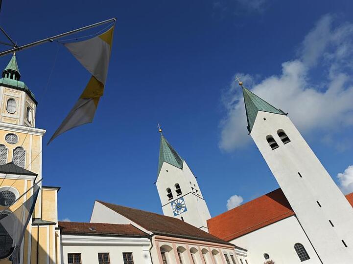 Die Domkirche St. Maria und St. Korbinian auf dem Freisinger Domberg. Foto: Andreas Gebert/Archiv