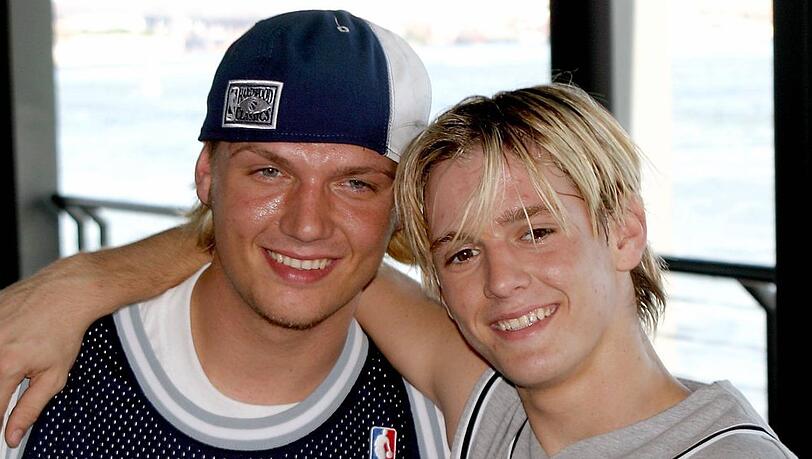 Nick Carter (l.) und sein jüngerer Bruder Aaron im Jahr 2003 in New York.