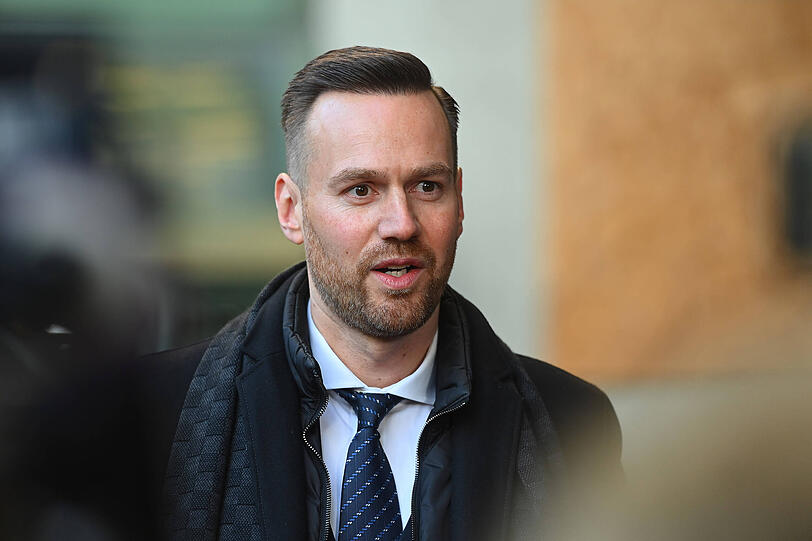 Rechtsanwalt David Mühlberger vertritt mehrere Geschädigte in der Nebenklage im Prozess gegen Farhad N. Rechtsanwalt David Mühlberger vertritt mehrere Geschädigte in der Nebenklage im Prozess gegen Farhad N.