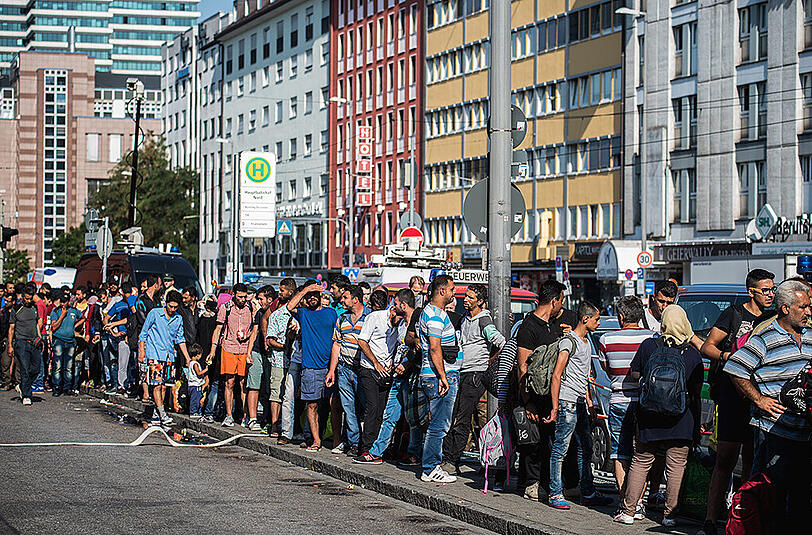 Ein Bild vom Hauptbahnhof: Anfang der Woche kamen tausende Flüchtlinge aus Ungarn in München an. Jetzt bekommt Bayern Hilfe bei der Unterbringung der Asylbewerber.