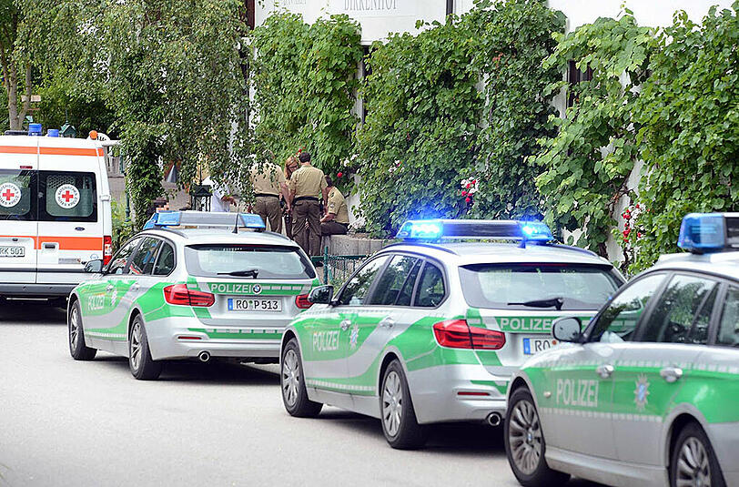 Sehen Sie in unserer Fotostrecke die Bilder vom Polizeieinsatz im Seniorenheim.