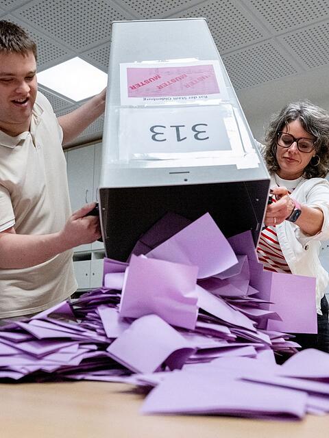 Die W&auml;hler in Niedersachsen haben &uuml;ber fast 2.200 kommunale Vertretungen entschieden.