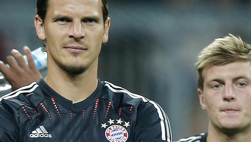 DANIEL VAN BUYTEN: Note 3. Erster Startelfeinsatz seit Mai. Wirkte nicht groß eingerostet, klärte oft per Kopf. Im Achtelfinale mehr gefordert. DANIEL VAN BUYTEN: Note 3. Erster Startelfeinsatz seit Mai. Wirkte nicht groß eingerostet, klärte oft per Kopf. Im Achtelfinale mehr gefordert.