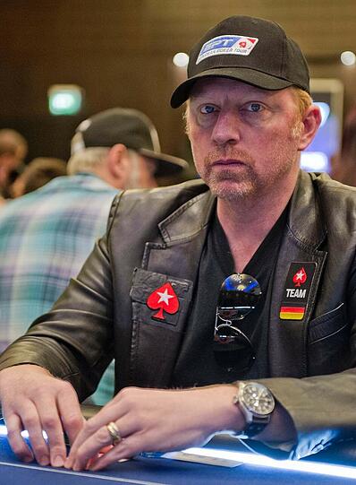 Boris BeckerDas Landgericht München verurteilte die Tennislegende 2002
zu zwei Jahren Haft auf Bewährung und einer Geldstrafe von 300.000 Euro.
Becker hatte das Steuerparadies Monte Carlo als Wohnsitz angegeben,
tatsächlich aber in München gelebt.